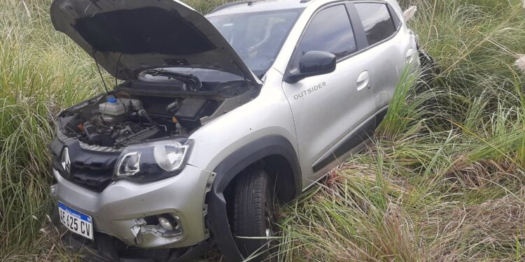Despistó un automóvil en la ruta 76 a 35 kms de Sierra de la Ventana