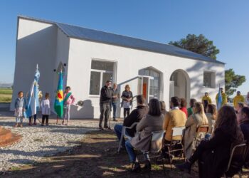 Esta mañana, el intendente municipal Sergio Bordoni, encabezó dos actos inaugurales de infraestructura escolar.