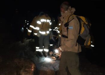 Los Bomberos rescataron una mujer en la posta 9 del sendero de ascenso al Cerro Ventana