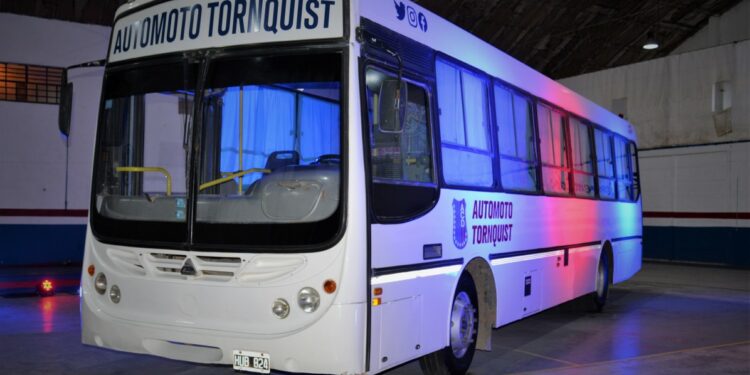 Se presentó el nuevo colectivo de Automoto