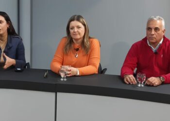 Sandra Kifer e integrantes de su lista estuvieron en la mesa de Opiniones