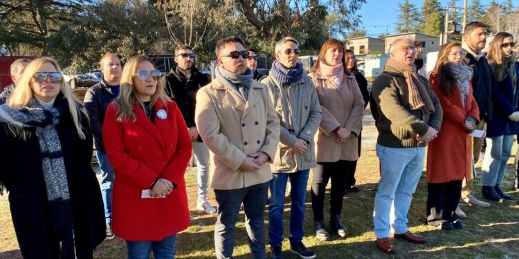 En el Centro Cultural, se conmemoró el 214º aniversario de la Revolución de Mayo