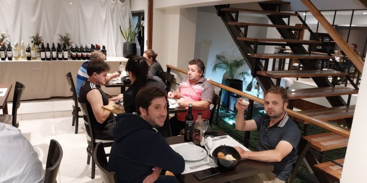 Inauguró su parrilla In Time Restó