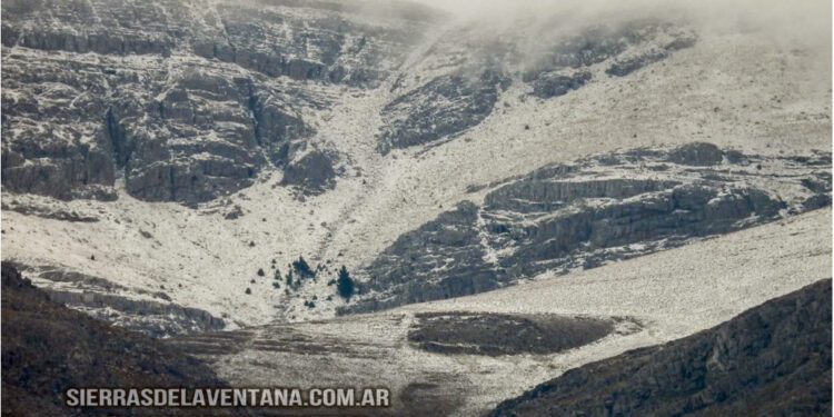 Las Sierras de la Ventana amanecieron teñidas de blanco