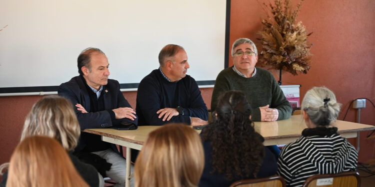 Javier Rodríguez: “El desguace del INTA le está pegando un tiro en el pie a las posibilidades de desarrollo futuro de la Argentina”.