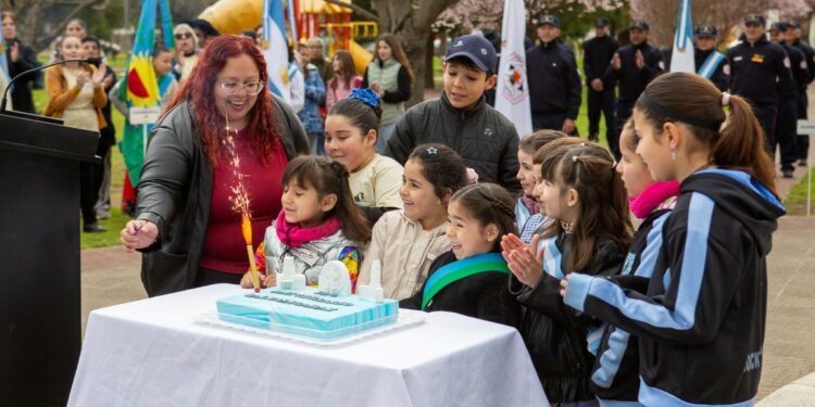 Saldungaray celebró sus 126 años con un emotivo acto junto a toda la comunidad