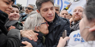 Kicillof participó de la marcha en rechazo al proyecto de Ley de Inviolabilidad de la Propiedad Privada